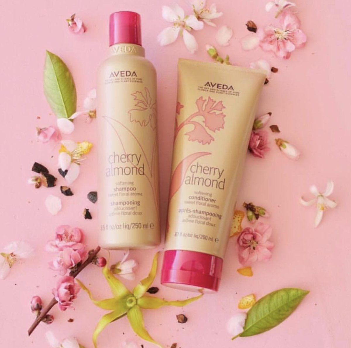 Have you smelled our cherry almond aroma?
It's.... delicious! 💕🍒🌸
Leave us a comment if you've experienced this amazing scent and let our other guests know how amazing it it! #Aveda #aisouth #CherryAlmond #SmellsLikeAveda #AvedaProducts #Shampoo #haircare #NaturalHaircare
