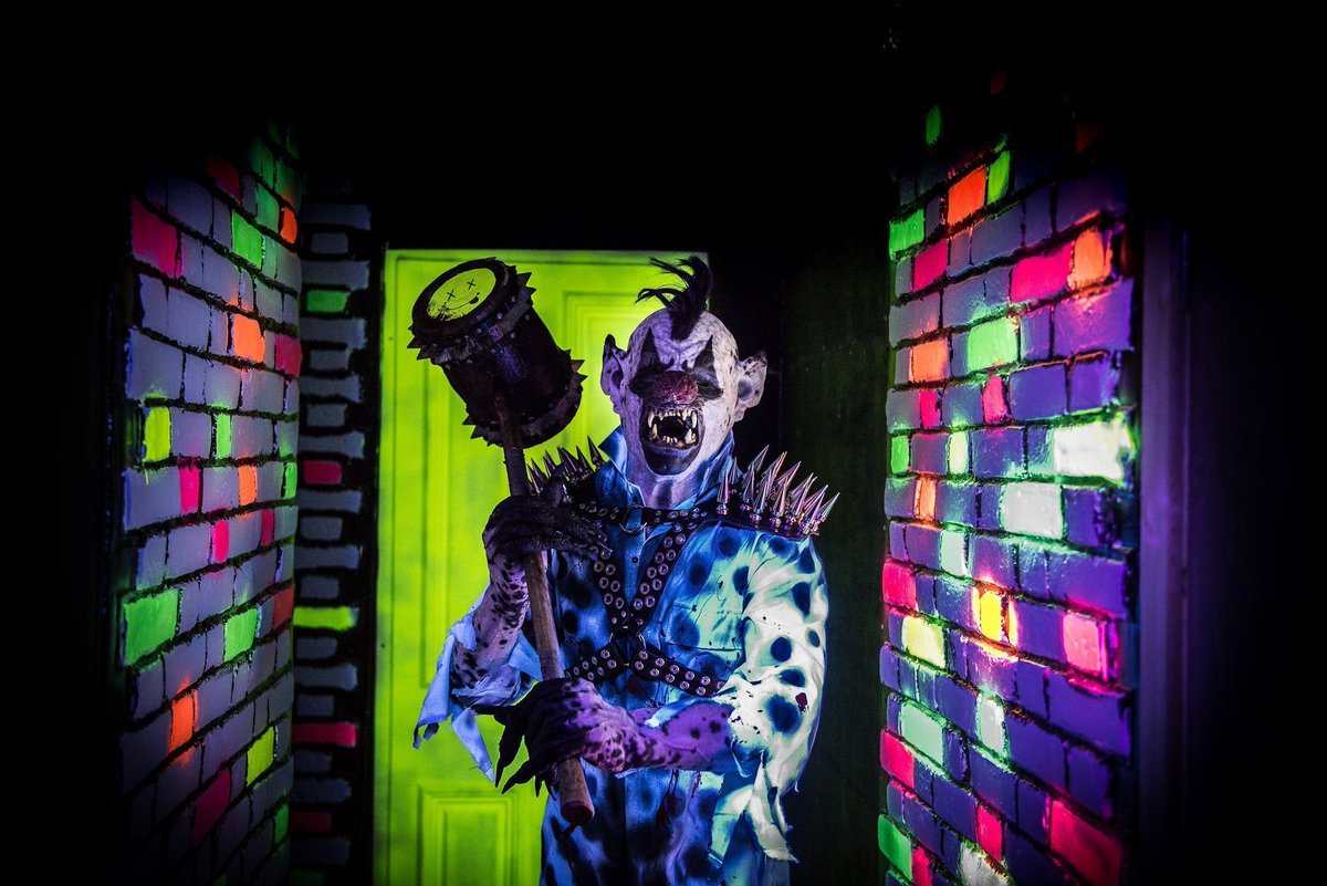 Nothing will bring you closer than mutual fear than Ghoulies Haunted House

Brave? Click here ghoulieshauntedhouse.com/book