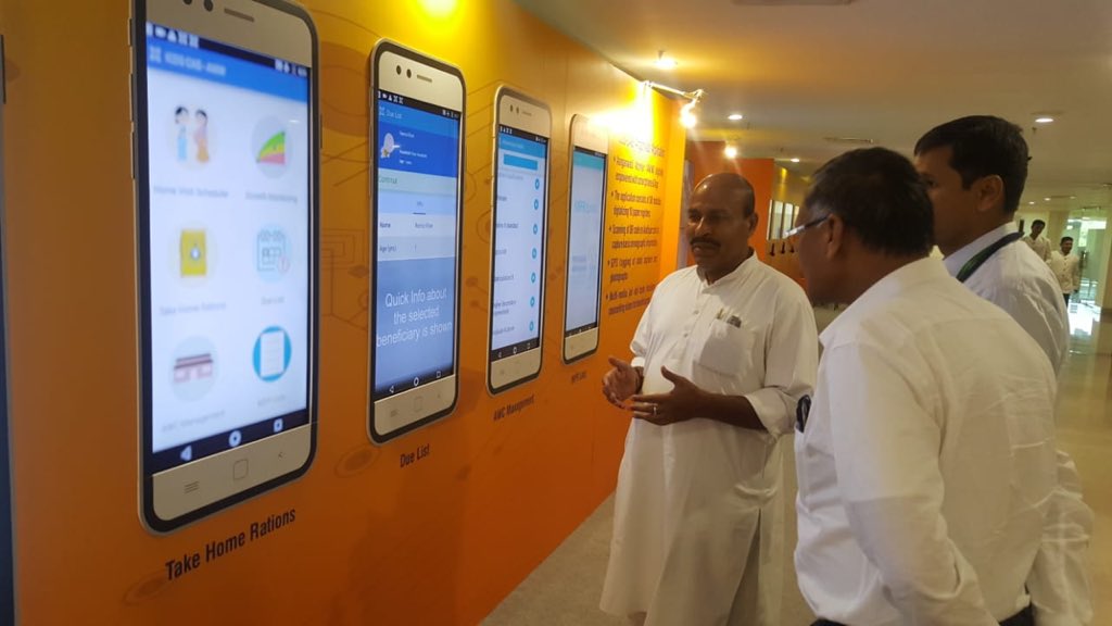 Drvirendrakum13's tweet photo. सेमिनार के पश्चात् वहाँ तकनीकी प्रदर्शन में #POSHANAbhiyaan व आईटी के समन्वय को देखा व @MinistryWCD अधिकारियों ने बताया कि किस तरह हम अपने अभियान को सीमित संसाधनों में और धारदार बना इसे जनअभियान बना सकते हैं व समाज में एक नए परिवर्तन को ला सकते हैं।
#TechThon https://t.co/hKtn3iCVZL