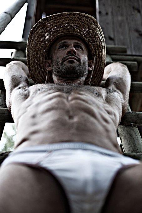 Photographer @fotografoberli1 
@ARASOSAR @Eight8ofclubs @L_K_4 @BUDWATCHER2 @JromeDS @HotMaleStuds https://t
