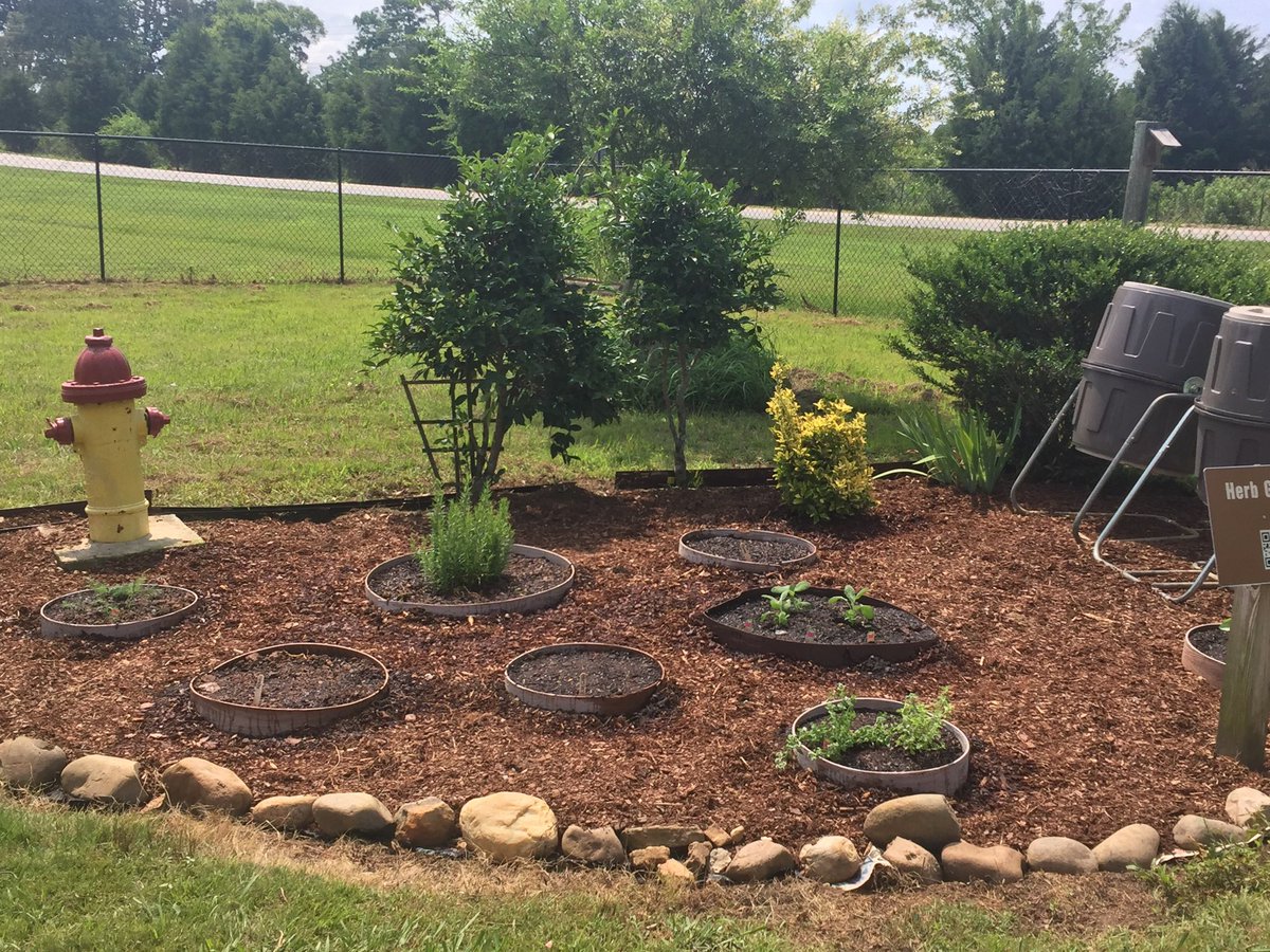 skibo64's tweet photo. Herb garden @LegacyElement make over a success! @MadCoSchools @EDGreenRibbon @AlabamaOutdoors https://t.co/a7UEzEHiN8
