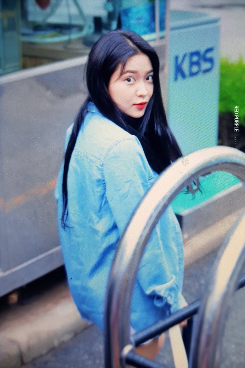180629 뮤직뱅크 출근 #예리 #YERI 💗
🤗👋