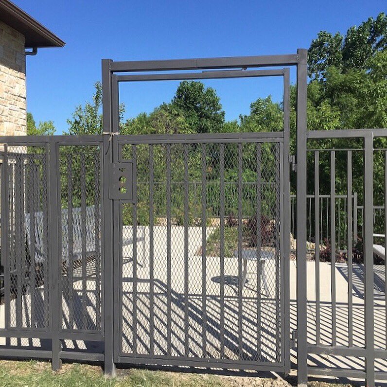 DalPros's tweet photo. New pedestrian gate installed at Twin Creeks Crossing Phase 2. #before #after #gate #multifamily #contractor https://t.co/3nwMSxoufz
