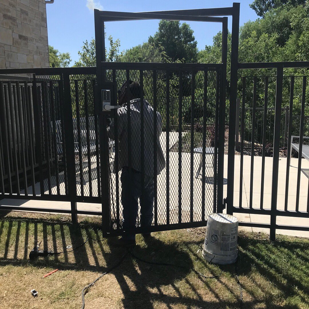 DalPros's tweet photo. New pedestrian gate installed at Twin Creeks Crossing Phase 2. #before #after #gate #multifamily #contractor https://t.co/3nwMSxoufz