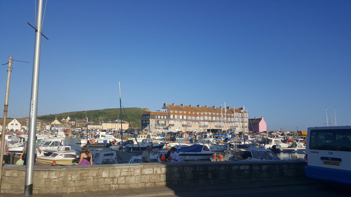 CullifordHouseA's tweet photo. After the success of our resident completing his #14daywalkingchallenge to improve his mobility I am happy to report that his mobility, speed & confidence has improved so much that we've been 'out' out to West Bay
He's like a new man 😉
#ImproveitOrLoseit #MoveMore #MobileAgain https://t.co/lRa52BlUiA
