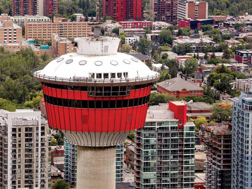 Canada turns 151 on Sunday. Photo bomb! The Calgary Tower turns 50 on Saturday.

calgaryherald.com/life/swerve/no…