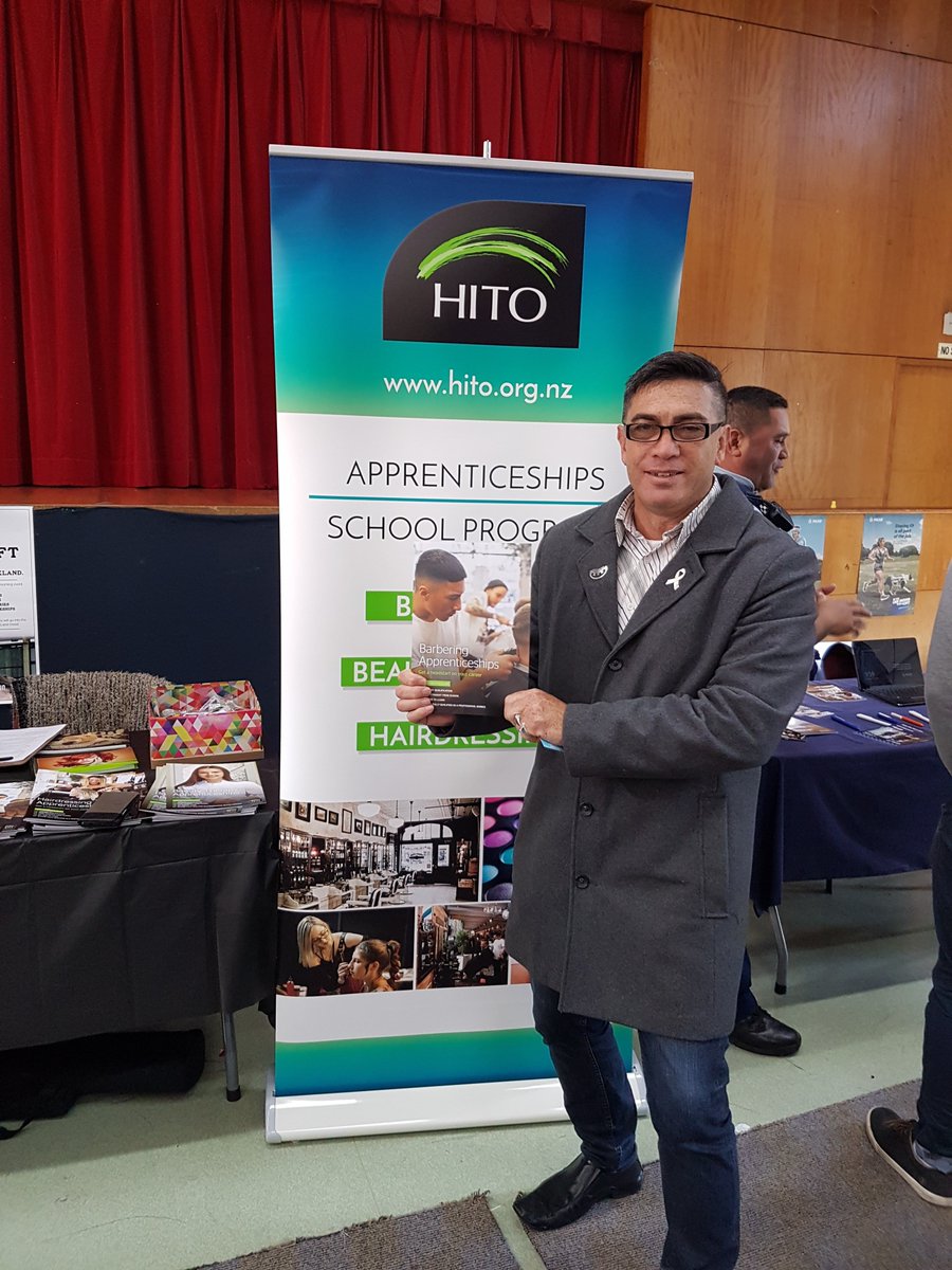 NZHITO's tweet photo. Guess who dropped by our HITO stand at Bishop Viard College? Mike Tana mayor of Porirua @AmazingPorirua https://t.co/ceXMWoGDZ3