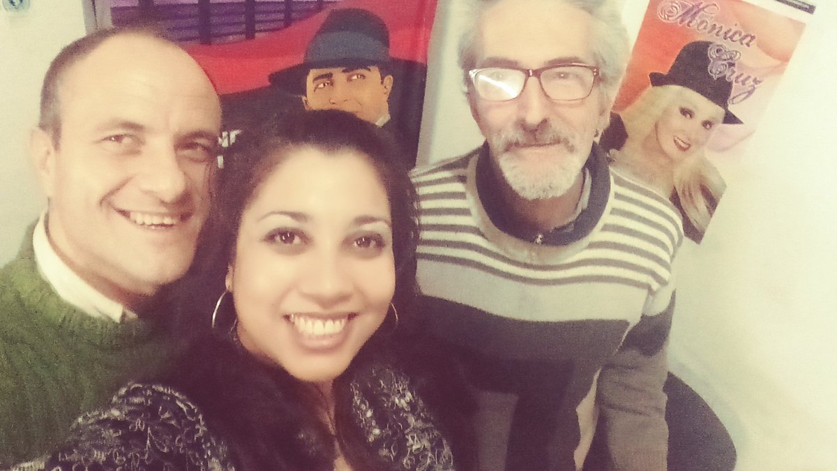 akmor8's tweet photo. 😁 En Radio Abasto TV. Reportaje. "Ciudad en FUGA". Dirección: Javier Oller. 
DOMINGOS 1 y 8, 20 hs en el PASEO LA PLAZA. Sala Colette. ✨ Muchas Gracias Martin Abastotv Magi por tan cálido reportaje✨ https://t.co/fLjMyPpDWE