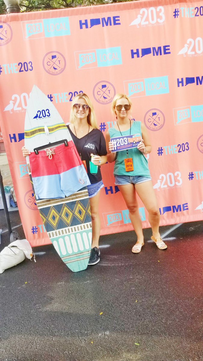 TheTwoOhThree's tweet image. We're out here at #AliveatFiveCT waiting for @GavinDeGraw to hit the stage! Come get a pic with us! #203summerStory @StamfordDowntwn @HeyStamford