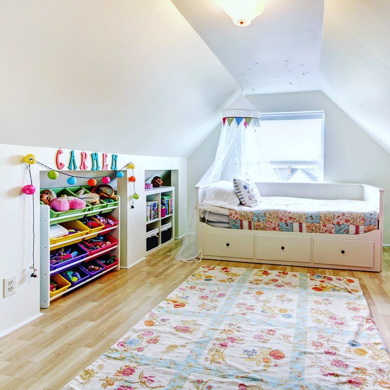 Awkwardly shaped rooms can create fun books for shelves in kids rooms. 

#storagesolutions #storageideas #bedroomstorage