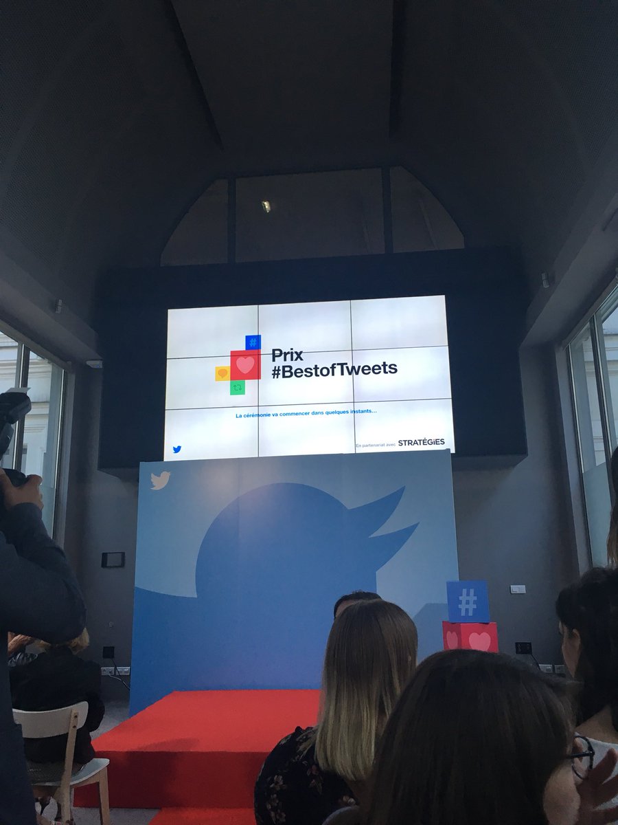 LouiseForestier's tweet photo. En direct de la cérémonie des #BestofTweets on croise les doigts pour #GoEquipeFRA 🤞 https://t.co/RLQVQ1pg6r