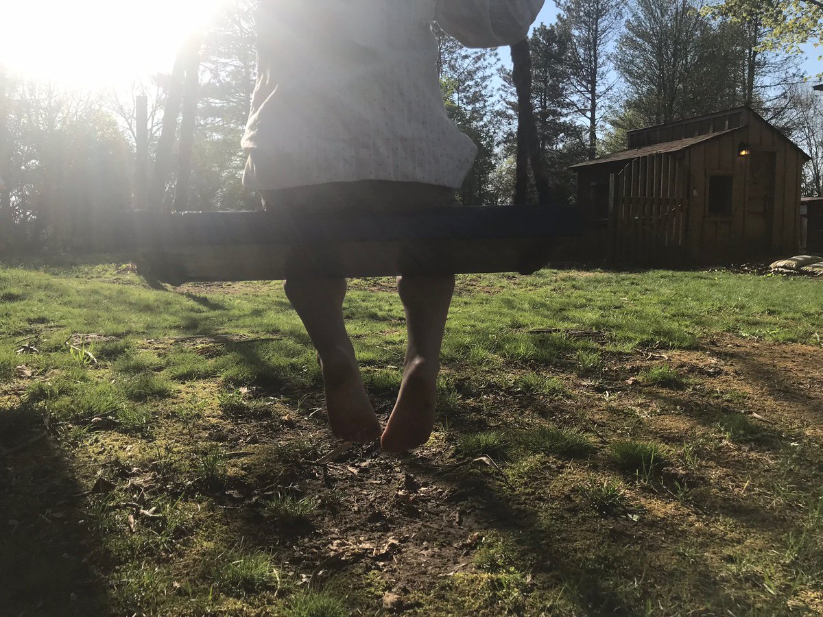 The sun illuminating our path, the earth's foundation under our feet we are able to continue to move forward, in hopes humanity will find it's way to a healthier, more sustainable future.
#health #world #ThursdayThoughts