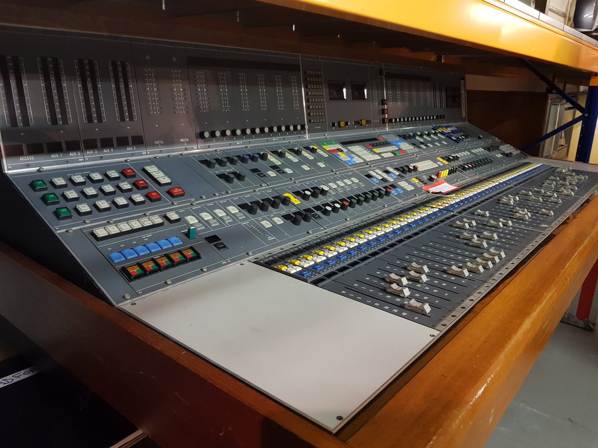 SuperSonicGear's tweet photo. Seem to have been allowed inside the collection at Bradford Media Museum... @oesm
@mediamuseum
@anniekjamieson
@jamesmooney https://t.co/hTU6J4BkJu