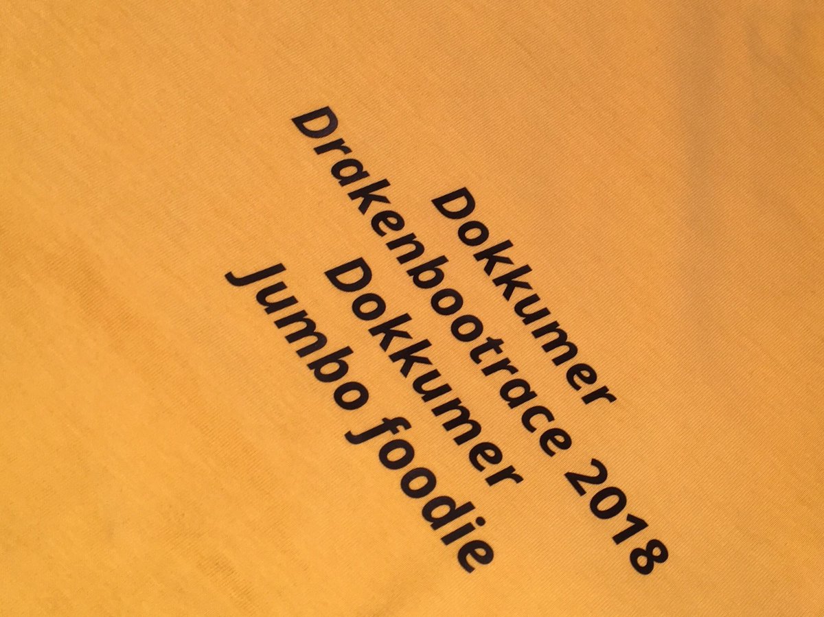 Voorkant “Drakenbootshirt” komende zaterdag in de Dokkumer stadsgrachten. We kunnen helaas onder de wedstrijd niet zwaaien. Morgenvroeg voor 8.00 de onthulling achterkant Jumborianen shirt💥💥💥 (📣leuk voor Drakenboot achter ons). Organisatie @stichtingstadsfeestendokkum