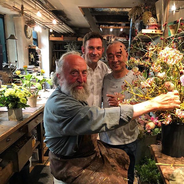 Visiting my hometown with two great inspirational people I’m honored to call my friends; Tage Anderson and Nobu Matsuhisa @gunillaberg_official @therealnobu 
#tageanderson #nobu #copenhagen #denmark #florist #flowershop workshop #nicolaibergmann ift.tt/2KuJFmd