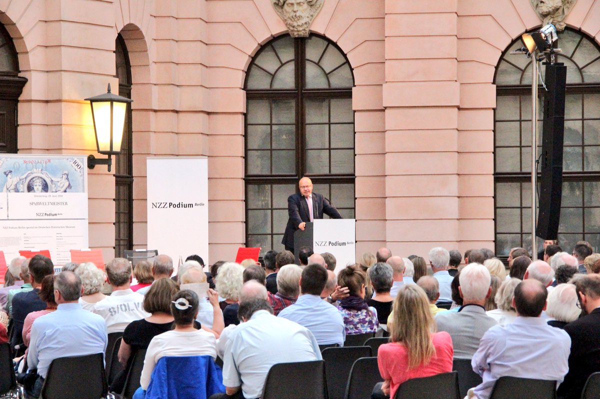 TrendJam_de's tweet photo. BM @PeterAltmaier: „Wir werden auch jetzt 4 Jahre die #Steuern nicht erhöhen.“ ... auf dem 28. @NZZ-Podium im Deutschen Historischen #Museum @DHMBerlin https://t.co/3zqCgX8sZs