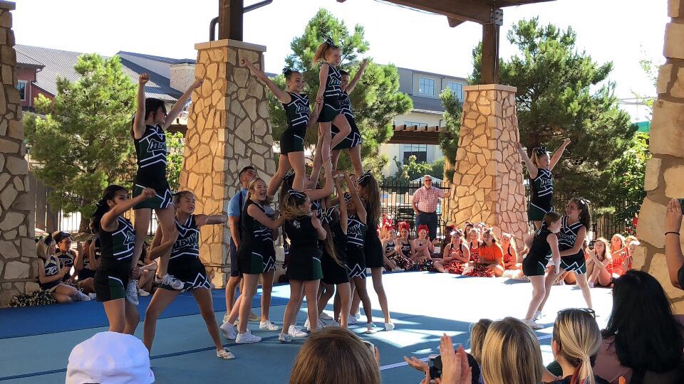 ColemanCheer's tweet photo. Camp has come to an end for the first ever Coleman Junior High cheer squad and we sure set the bar high! 1st place Sideline Chant, 1st place Rally Routine and 1st place Overall Champs in our division! Win, win, win! 📣🏆💚🖤 https://t.co/P8kQtn4ux1
