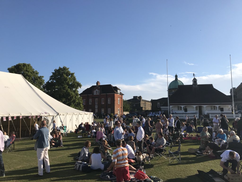 HaileyburyDHCC's tweet photo. #Hplus18 Proms in the Park - such a fabulous way to end a really brilliant term. https://t.co/LLg2zbMJa6