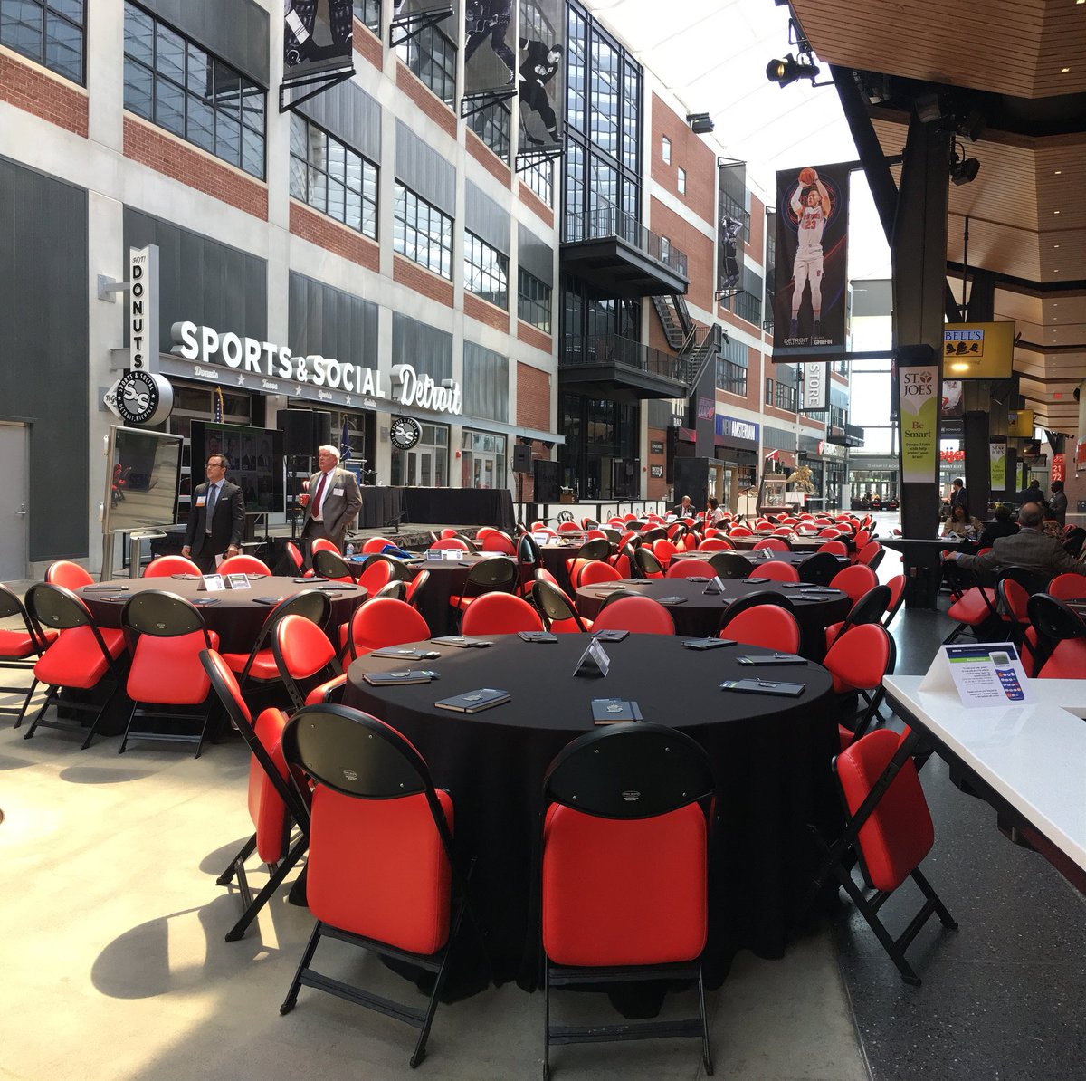 LizVogelCT's tweet photo. What a venue for #SEMCOGga @littlecaesars Arena! @SEMCOG @makemacomb https://t.co/0ubpfXGWnj