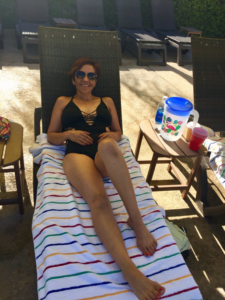 mariaahoward1's tweet photo. Amazing weekend with friends. A little hot, but I’m ready to go back. Palm Springs. #socal #friends #Friendship #grilstrip https://t.co/hkFMeMLPZE