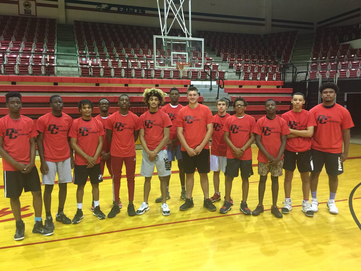 DelCityHoops's tweet photo. Solid group of guys that dedicated themselves this summer! Can’t wait 2 see what the future has in store for DC Eagles ! #DesireCommitment #lesstalkDOMORE #noexcuses @nategoodlow @Som_Slight @Kg17impact @Topnotchh_mc @RedPettit21 @orygaul10 @AntonioRoseJr https://t.co/rDP1NnRFIT