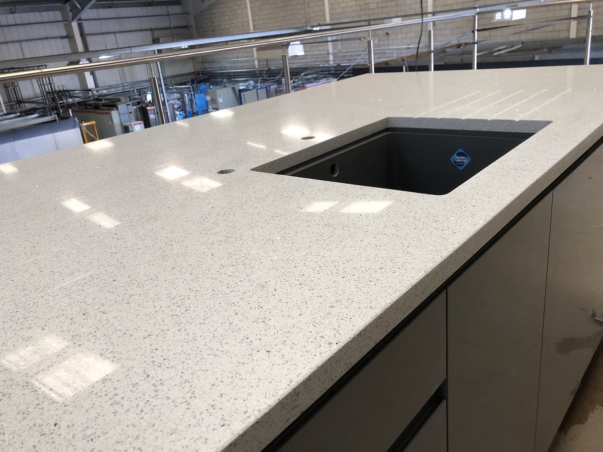 SheffieldSolid's tweet photo. Quartz White Sparkle kitchenette ...👌 this project was expertly installed today by our team in Nottinghamshire... #madeinsheffield #quartz #solidsurface #SheffieldIsSuper https://t.co/gy1cbV3mpz