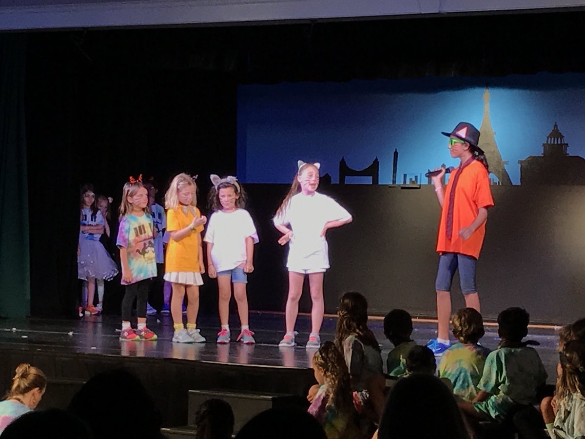 PineCrestSch's tweet photo. More pictures from today’s performance of #Aristocats! #summeratpc https://t.co/cFG29gskSr