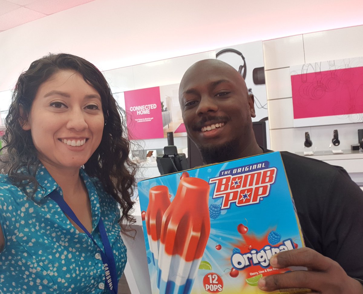Dpg06_'s tweet image. Happy Bomb Pop Day! #BombPopDay @SamsungMobileUS @ilene0904 @TMobile