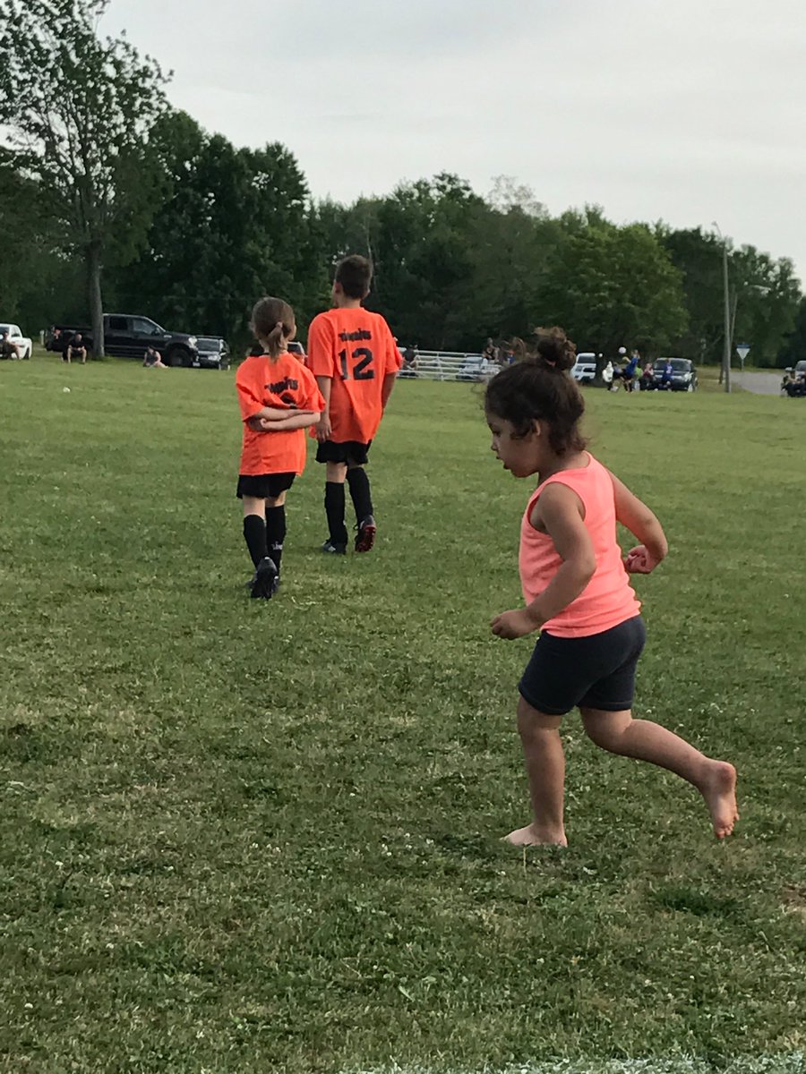 Marbrala's tweet image. Paisley wants to join the orange team #GoLaneGo #soccer