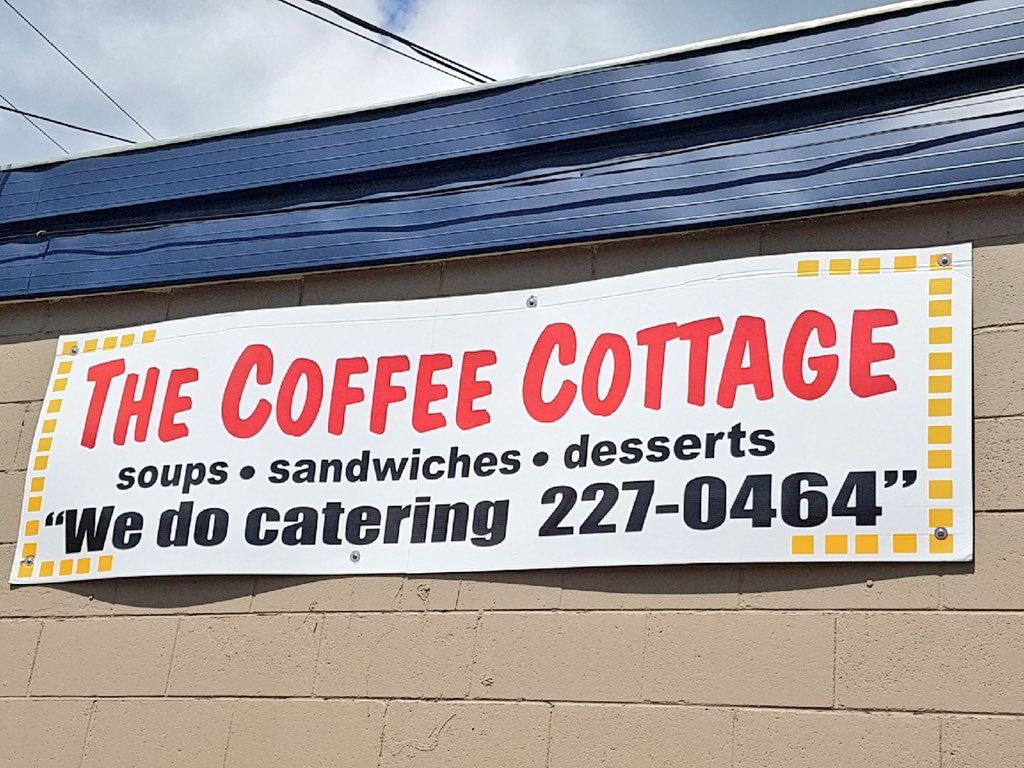 AbigailDouglass's tweet photo. Our #votedouglass campaign is in #innisfail today. Thanks to the Coffee Cottage for an amazing lunch. We also swung by the Innisfail Farmers Market and got some goodies. #eatlocal #campaignfuel #ableg #sylvanlake #abvote #abparty https://t.co/YCoQeU2C6c