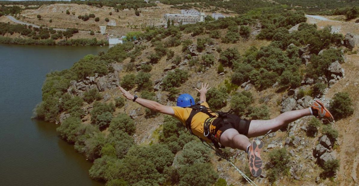 Que siiiiiiiiii! Que tenemos desde coches custom hasta piscinas para pasar el Finde ¿Qué esperas?