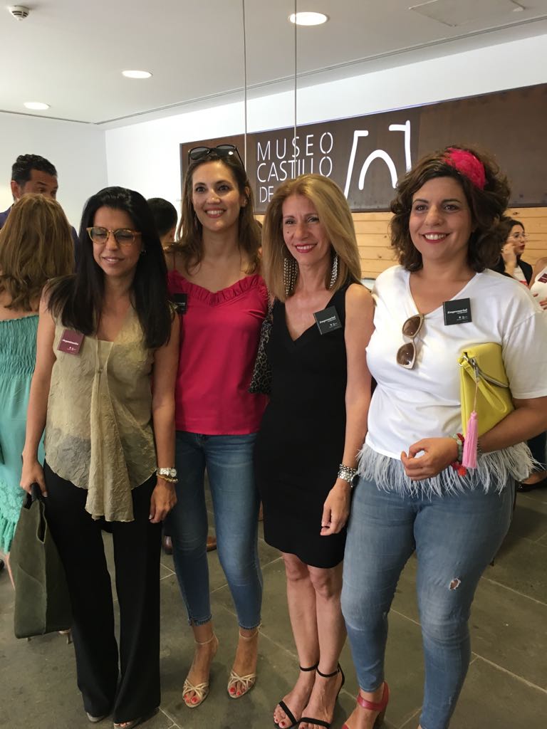 babonplus's tweet photo. Bien rodeados en #TheInfluentialDay #BabónPlus #ReadytoPrint https://t.co/NWbeN5hBaW