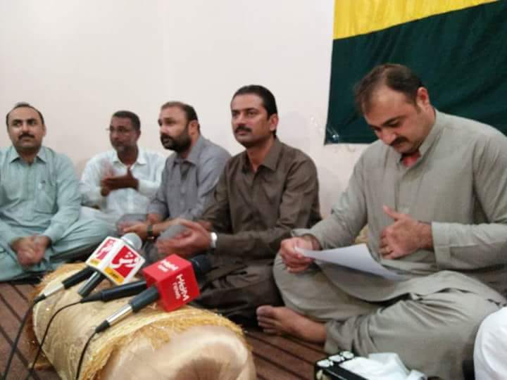 BnpLasbela's tweet photo. Seyad Mohim Jan Nd #BNP Quaid o Umeedwar #NA272 Lasbela-Gawadar @sakhtarmengal aur BNP ke umeedwar #PB51 #gwadar Mir Hamal Kalmati ke haq me dastbardar hone ka elan kardiya.
#Vote4BNP
#Vote4Balochistan
#Vote4Education
#BNPLasbela https://t.co/IzWeUo4poy