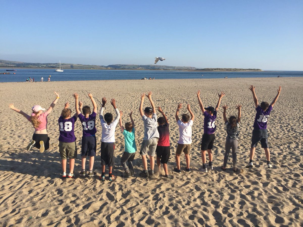 YH_Trips's tweet photo. Beach games to end the week. #YORKHOUSEY6 https://t.co/dTLk8wkRR8