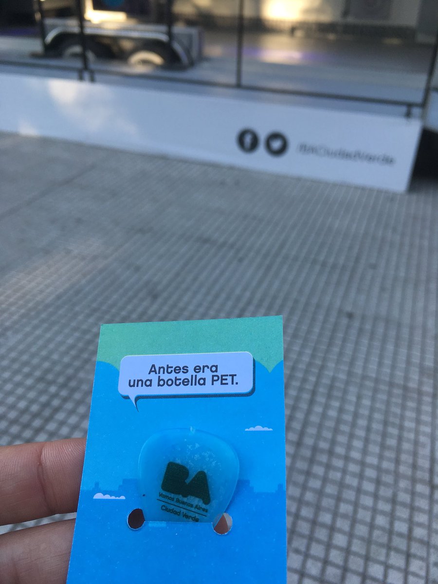 LicandroNicolas's tweet photo. #reciclab muy buena propuesta enseñando y difundiendo las buenas prácticas del #reciclaje y #reutilización en Bs As👍 https://t.co/ZxNfYUiKZX