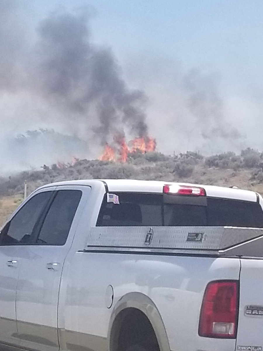 Summer is here...Hwy 82 brush fire. Freeway stopped.  #visitationchallenges <a href="/DaveBerginVIP/">Dave Bergin</a>