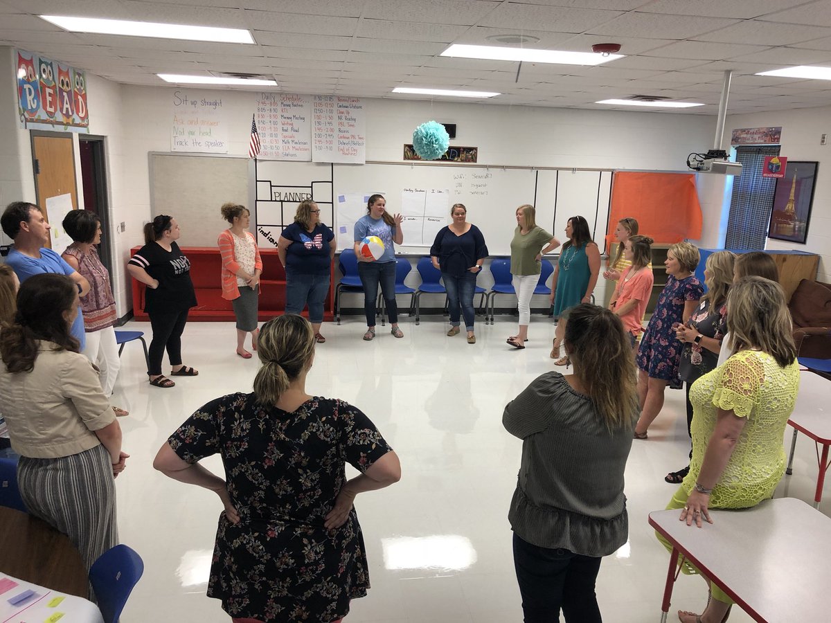 RavenChandler5's tweet photo. Making connections and friendships this week with @magnifylearning Jumpstart 101 at #SenecaOpen2018! #PBL https://t.co/c9A0gBuxU9