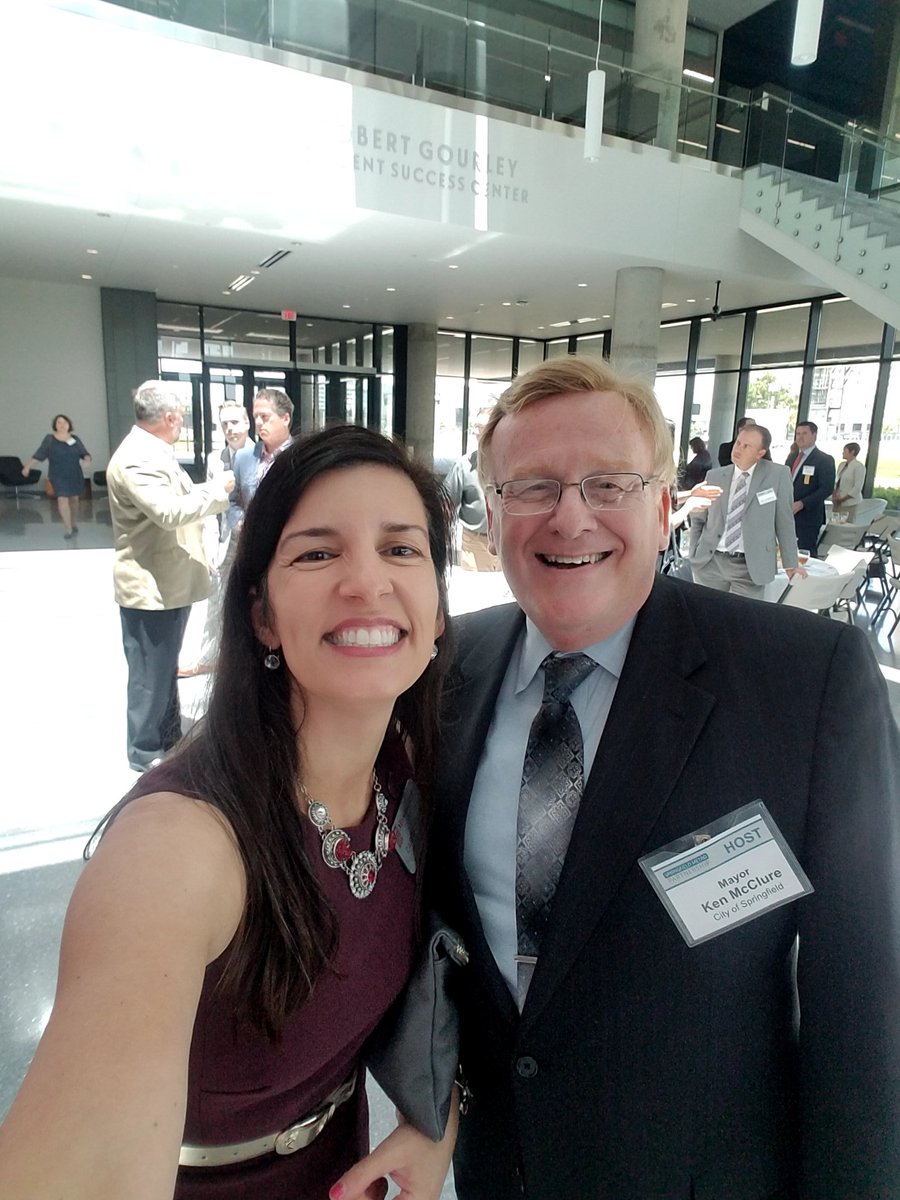 #SelfiewiththeMayor #SelfiewiththeMayors! With <a href="/CityofSgf/">City of Springfield</a> <a href="/McClureForMayor/">Ken McClure</a> at <a href="/MissouriState/">Missouri State</a>!