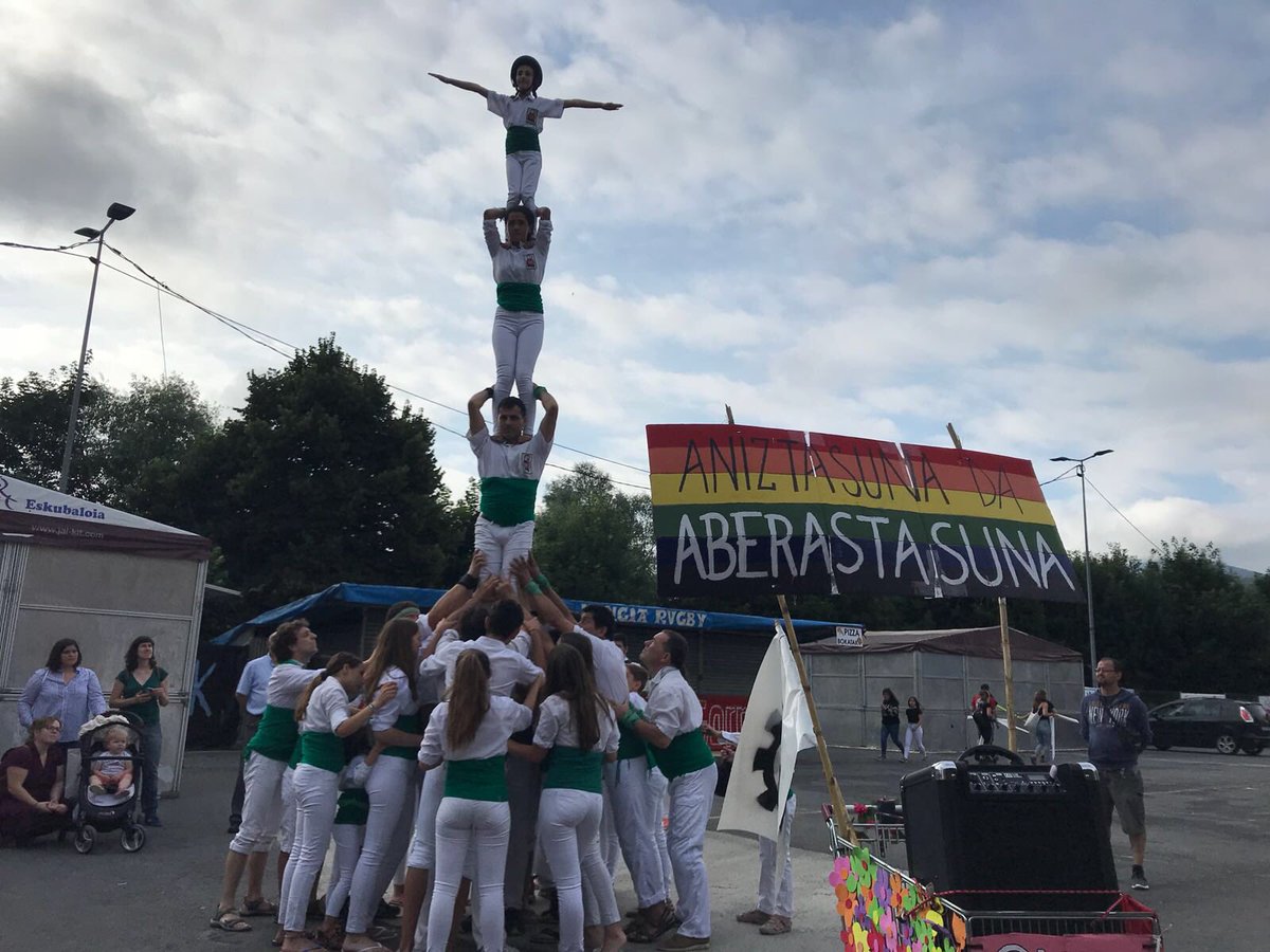 Diversitat és riquesa. Avui i cada dia estima i sigues com vulguis. #28J #pride2018 #falconscat #falconsvfp