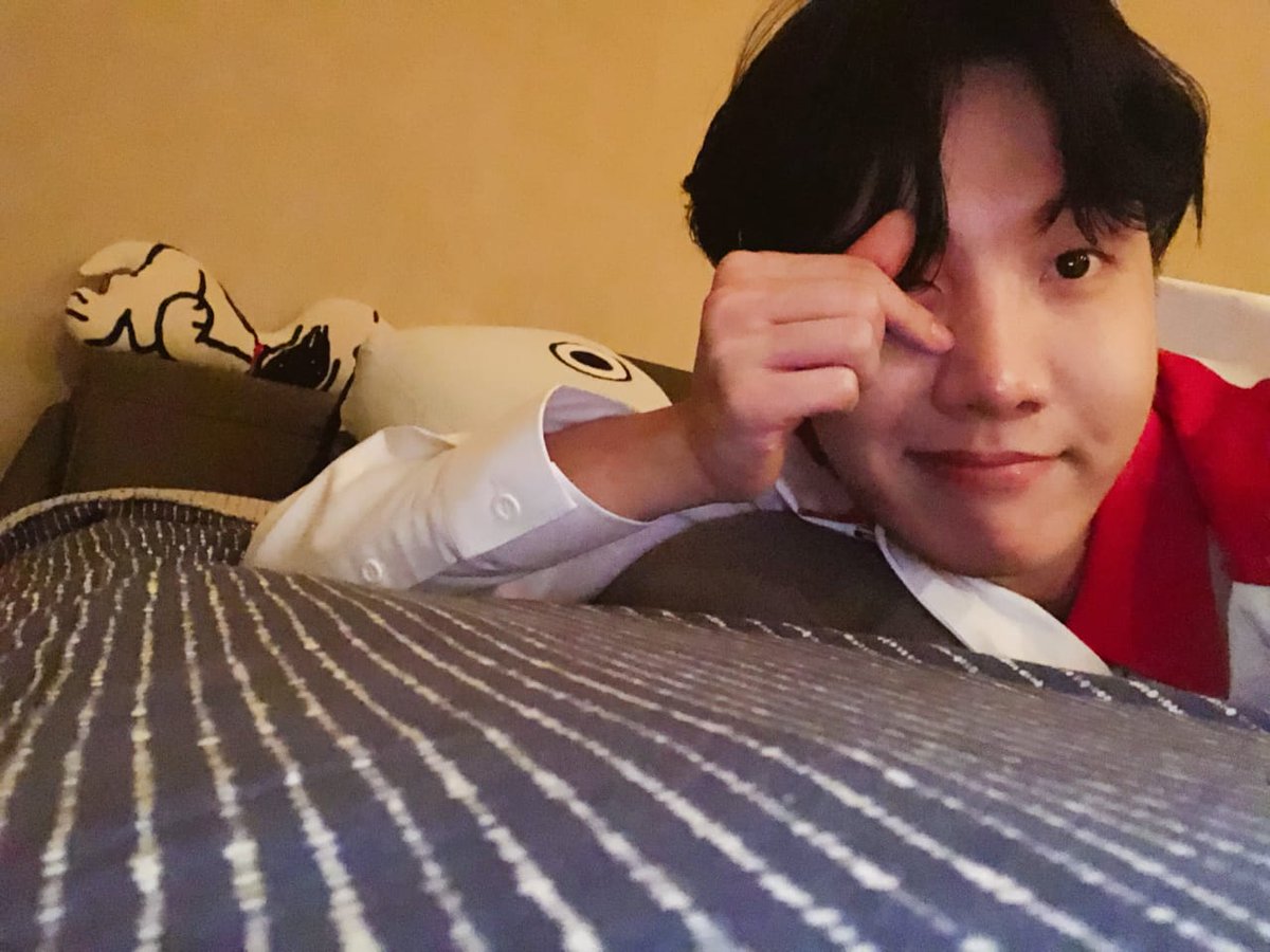 252010THAIS's tweet photo. #TeamHoseok Ilove jhope https://t.co/SNLdKEm90H