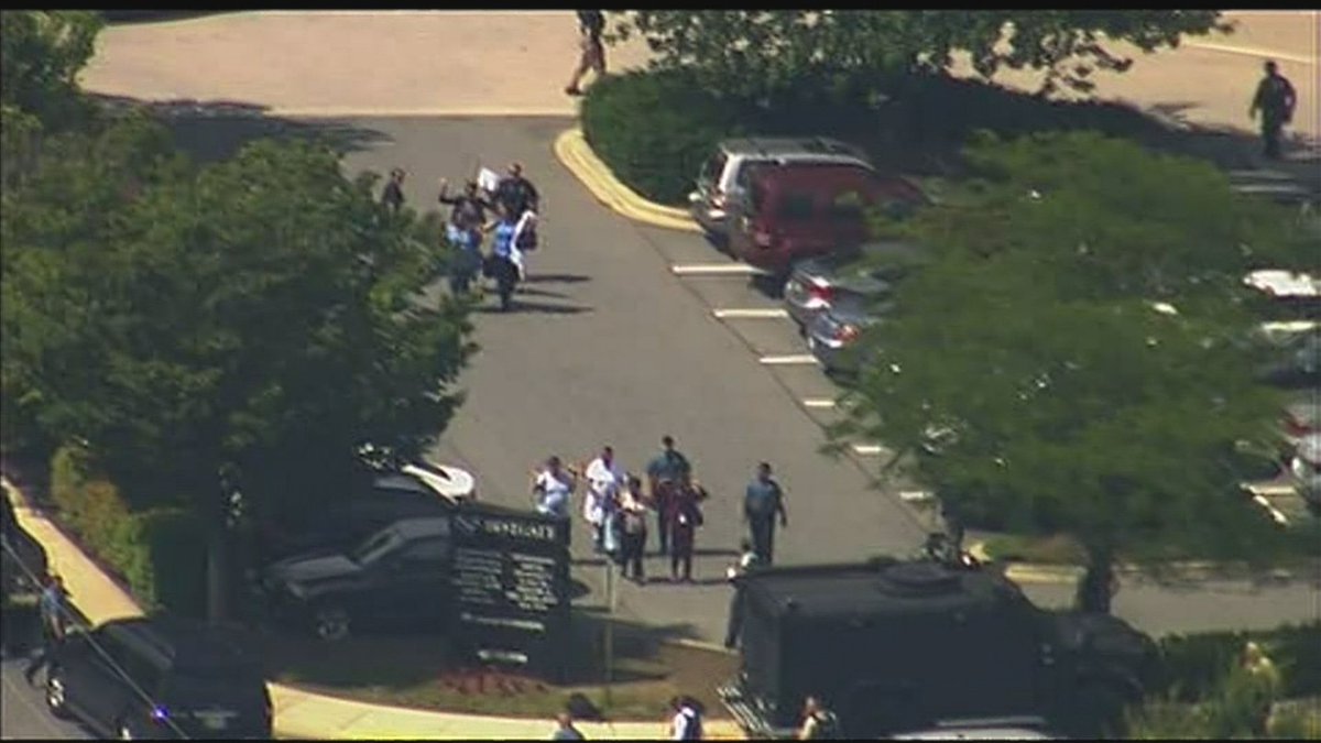 #UPDATE 5 killed in Maryland newsroom shooting bit.ly/2Mxcr36?utm_so… https://t.co/ne8eaJwFjg