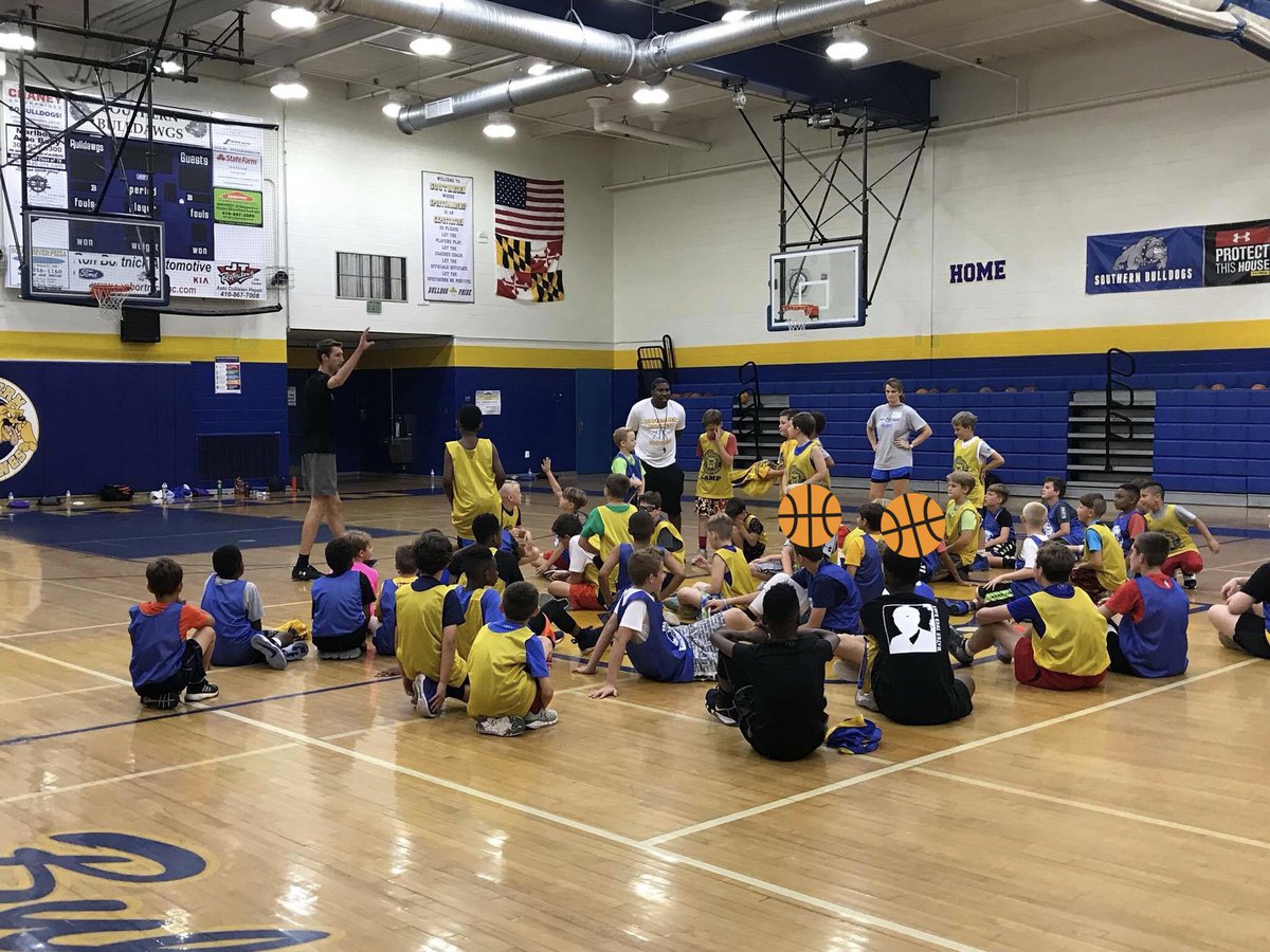SouthernAAhoops's tweet photo. 2nd Annual SCYA Bulldogs Basketball Camp (Boys) π
Day 1 : Thanks to former Bulldawg & current @UMBC_MBB Retriever, Brandon Horvath, for never forgetting where he came from.
Great week so far, @Btrott_34 (SCYA President).
#SouthernvsEverybody #SCYA #community https://t.co/OaGWLY9NNv
