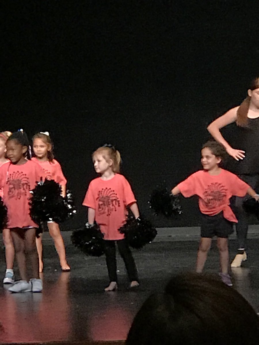 Mrs_Sosnik's tweet image. My girl had a great week with the @Ahspatriettes #fpcamp #HumbleISD