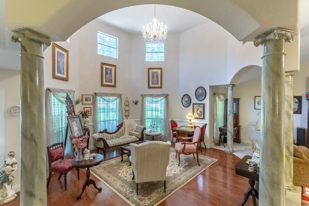 Jackneedham12's tweet photo. My name is Jack Needham &amp; We are selling our Victorian Style home in Cantonment is has 3465 living, 1386 sq fl garage sitting on 2.13 acres, approx 6100 sq ff total https://t.co/4Dlip4Fcti