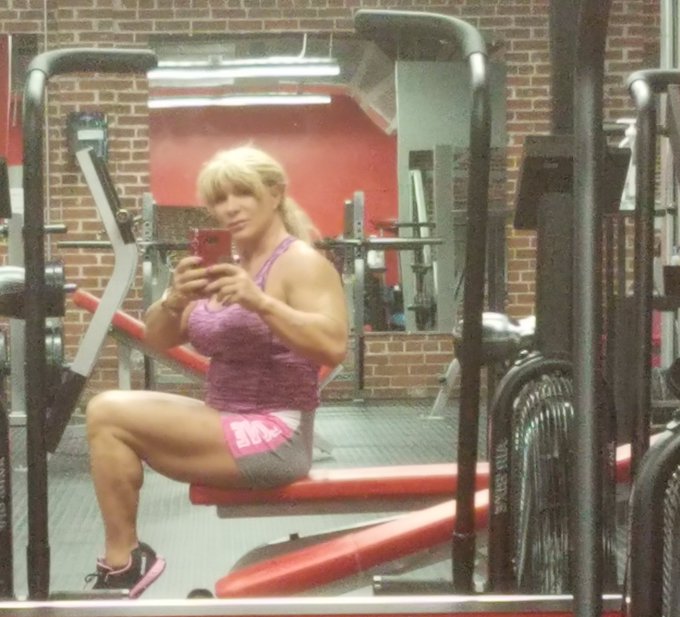 Had a great workout today! #loveLEGDAY #strongwomen #sessions https://t.co/Q0OPfaJBWU<a href="/tag/lovelegday"class="tags">#loveLEGDAY</a><a href="/tag/strongwomen"class="tags">#strongwomen</a><a href="/tag/sessions"class="tags">#sessions</a>