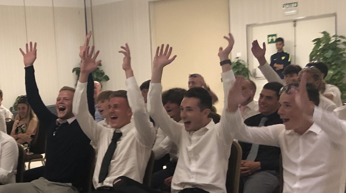 dcsoccer88's tweet photo. Hands up if you’re glad U chose @dcsoccer88 #EliteFootballAcademy #FootballCoaching / #FootballIndustryCourse #NoneBetter #23Years #History #100%Success #InternationalJobs #Apprenticeships #Employment #1MillionCoached #AlwaysLead #OthersFollow #QualityForever https://t.co/91wKJvXR46