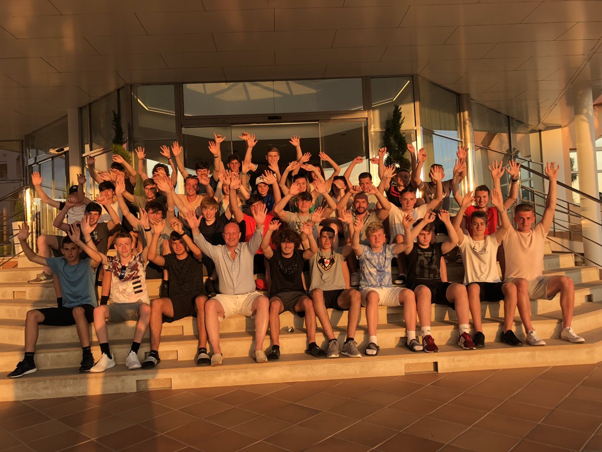 dcsoccer88's tweet photo. Hands up if you’re glad U chose @dcsoccer88 #EliteFootballAcademy #FootballCoaching / #FootballIndustryCourse #NoneBetter #23Years #History #100%Success #InternationalJobs #Apprenticeships #Employment #1MillionCoached #AlwaysLead #OthersFollow #QualityForever https://t.co/91wKJvXR46