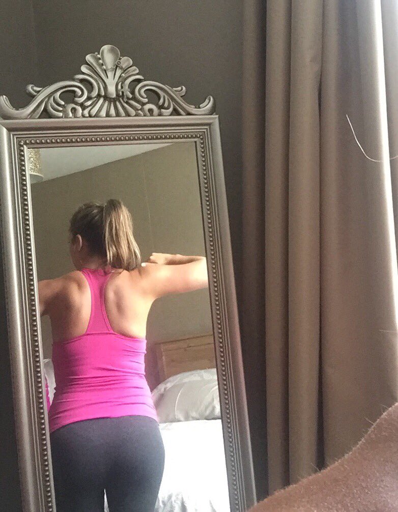 My back/shoulders and bum taking shape slowly but surely 😏 KD #gym  #crossfit #barbell #uk #squats #potd #gymmotivation, image size:782x1006