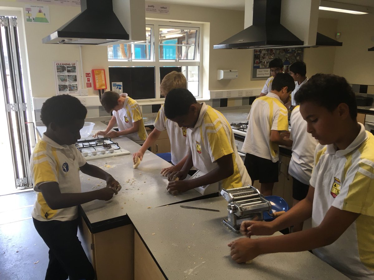 mrpepotter1's tweet photo. @IsleworthSyon @cucina_kitchen @FloArcin 8A are on form in the cucina at @IsleworthSyon with @cucina_kitchen and @FloArcin Making some awesome fresh pasta as part of #WLW2018 The boys are buzzing! On the pasta machine, rolling pins and in the mix in their bowls! Top work! #healthyeating #healthychoices https://t.co/alOyJhZ8Am