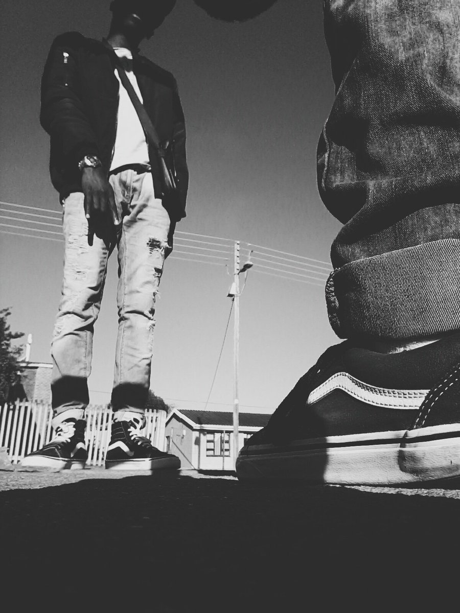 TEEZ991's tweet photo. #new profile pic#vans #infinit the rapper #TEEZ99 #Afromatic soul #the real starboi#Street swagg #SA fresh kids https://t.co/aeBDud3p0H